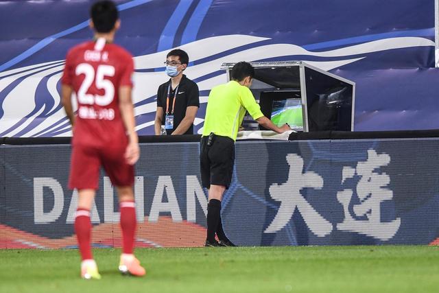 世界杯-唐斯24+11+5 多米尼加男篮险胜意大利